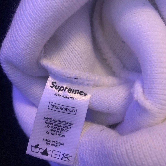 White Supreme Paris Beanie - Picture 4 of 4